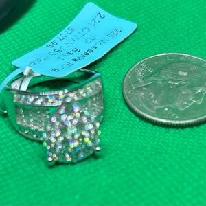 NWT Women 2.21 moissanite ring set in Sterling silver MSRV $707